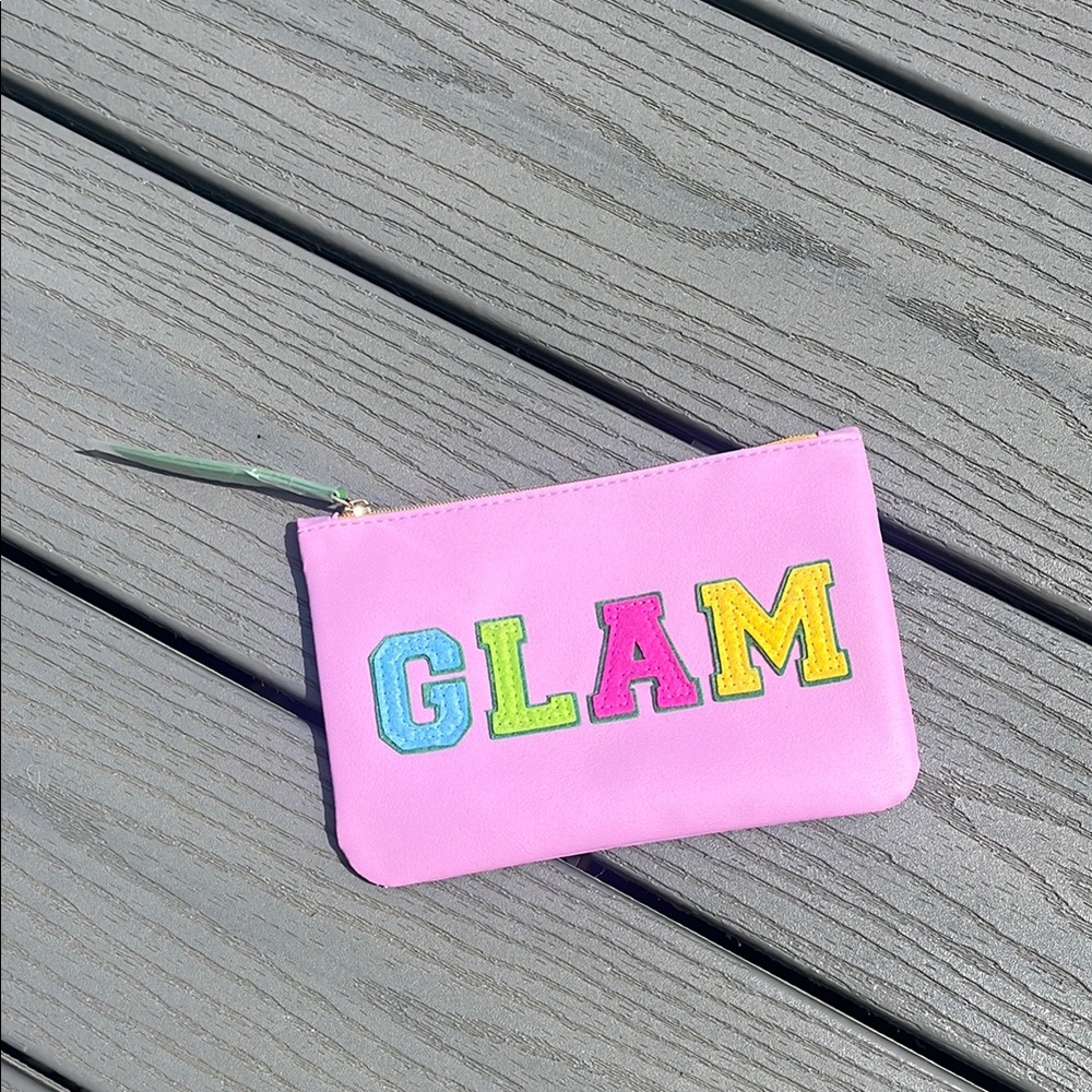 Ipsy Green Wristlet with Gold Logo